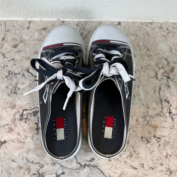 Y2K Tommy Hilfiger Navy and White Women's Slip On Sneakers - Picture 5 of 7